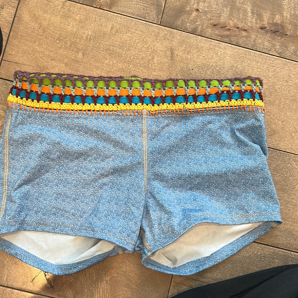 California kisses light denim color stretch short short